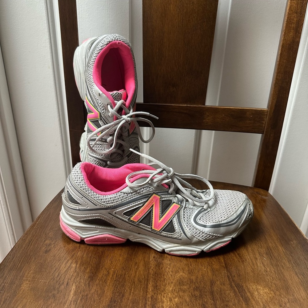 New Balance Women's Sneakers in Pink and Gray